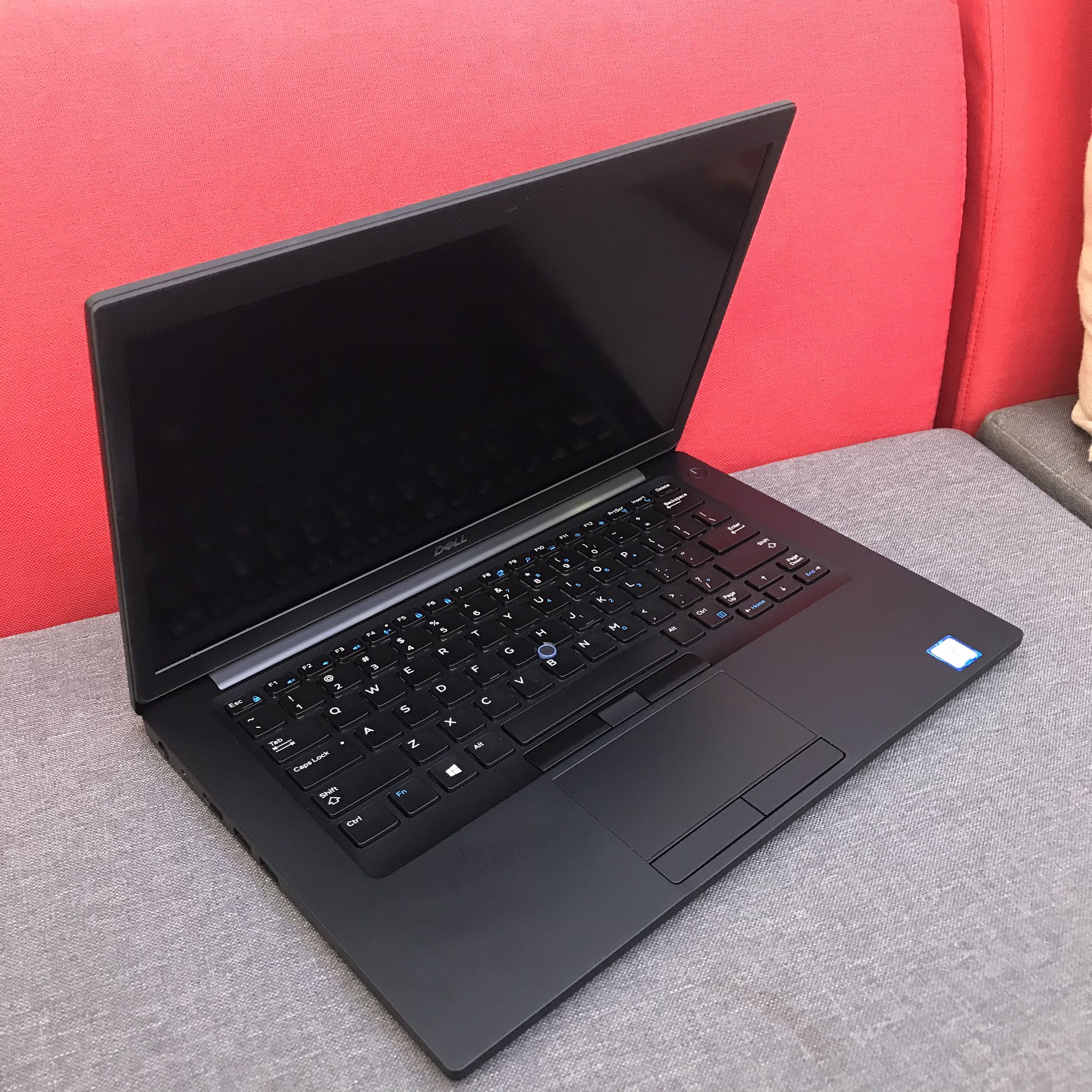 DELL Latitude 7490 Ultrabook doanh nh&acirc;n